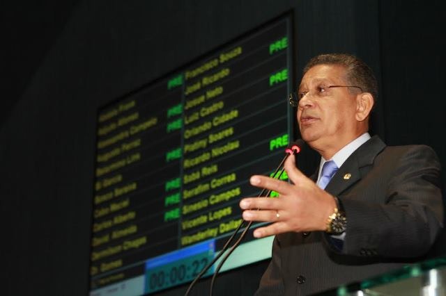 "Altos preços das passagens aéreas é entrave ao turismo no Amazonas", denuncia Carlos Alberto