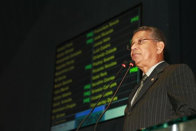 carlos-alberto-prb-propoe-semana-de-adocao-de-caes-no-amazonas-foto-ascom-08-09-15