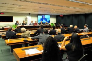 Audiência pública debate tecnologias de controle de poluentes veiculares