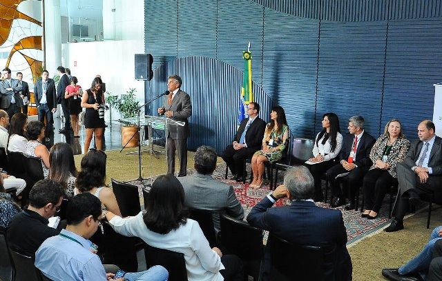 carlos-gomes-prb-e-marcelo-squassoni-prb-projeto-piloto-gabinete-sustentavel-foto-douglas-gomes-23-09-15-02