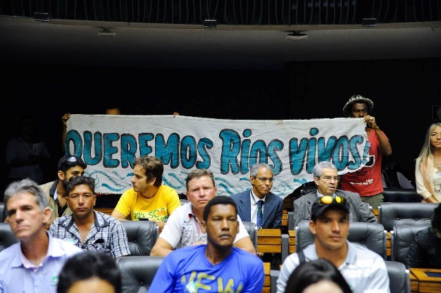 carlos-gomes-prb-frente-parlamentar-em-defesa-da-cadeia-produtiva-da-reciclagem-foto-douglas-gomes-02-06-15-02