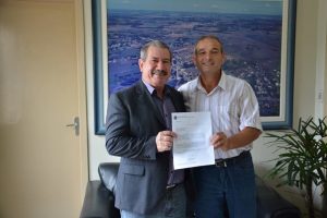 Carlos Gomes garante recursos para o esporte de Glorinha