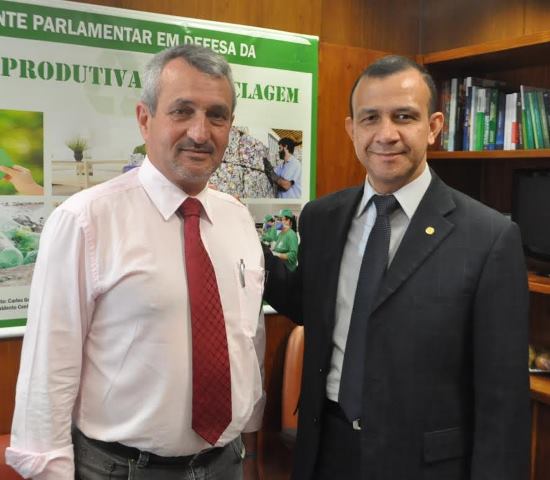 carlos-gomes-prb-pede-apoio-para-pescadores-e-comunidades-ribeirinhas-foto-ascom-22-10-15-01