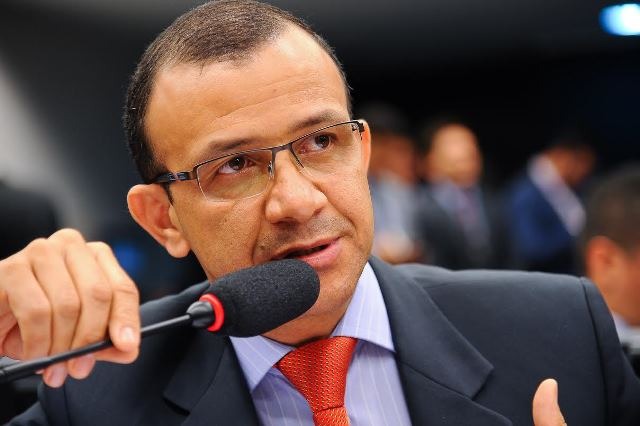 carlos-gomes-quer-debater-criacao-do-sistema-s-da-saude-foto-douglas-gomes-05-11-15