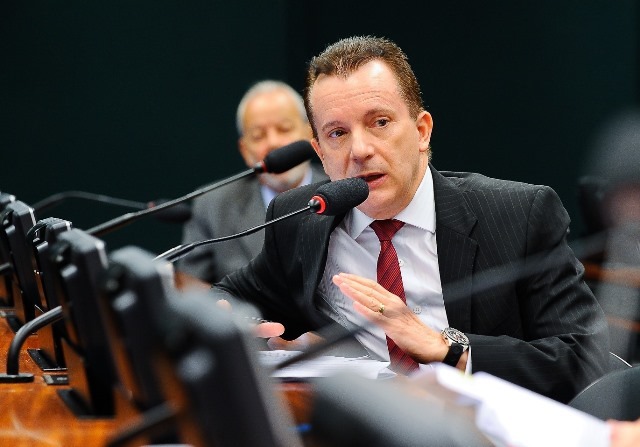 Grupo da Câmara vai acompanhar pesquisa dos ministérios sobre a pílula do câncer