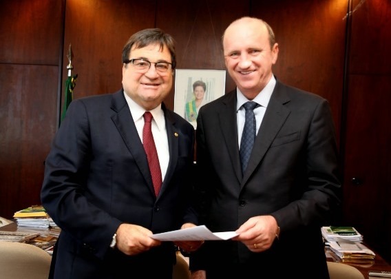 César Halum consegue liberação de tanques de resfriamento de leite para agricultores familiares César Halum consegue liberação de tanques de resfriamento de leite para agricultores familiares