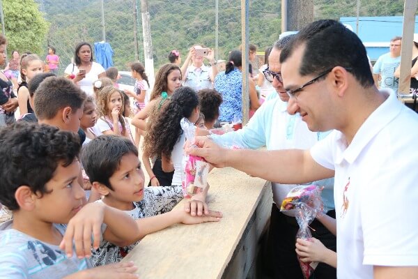 Claudinei Marques prestigia ação pelo Dia da Criança em Florianópolis