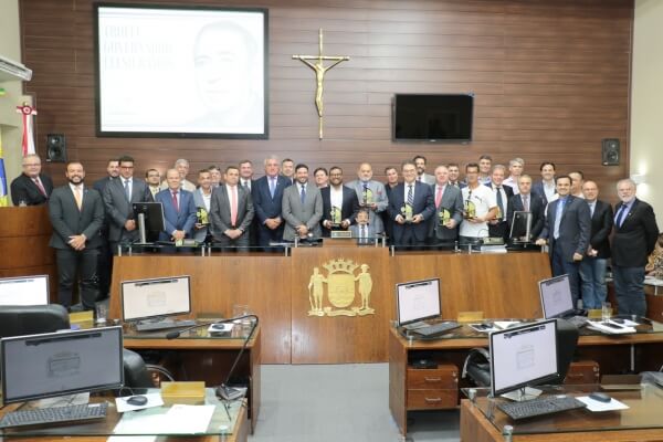 Claudinei Marques homenageia republicano Sergio Motta