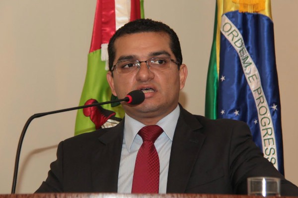 Claudinei Marques propõe audiência pública em defesa da mulher em Florianópolis (SC)