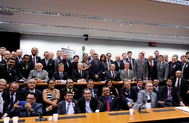 Cleber Verde lança frente em Defesa dos Despachantes Documentalistas