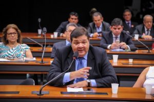 Cleber Verde reúne reitores de todo o Brasil na Câmara e cobra retorno do Pnaest