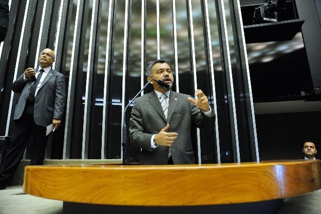 cleber-verde-prb-sessao-solene-10-anos-prb-fot-douglas-gomes-25-08-15