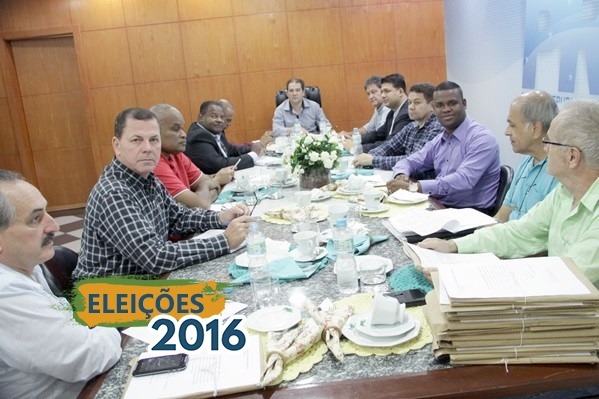 Coordenadores regionais discutem cenário político do RJ com presidente Eduardo Lopes