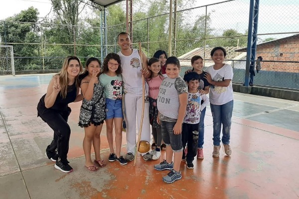 Cristina Sousa leva capoeira para bairros de São José