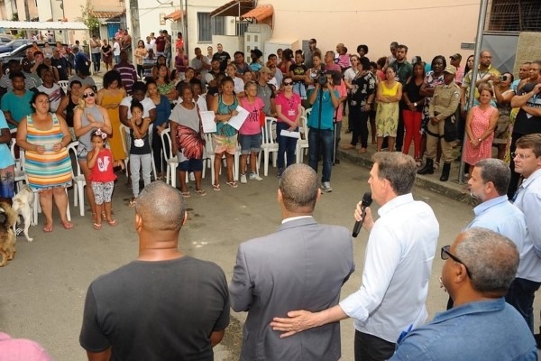 Crivella entrega RGI para 223 famílias em Campo Grande