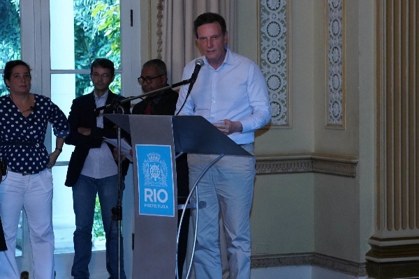 Crivella anuncia pacote de R$ 100 milhões para conservação e zeladoria