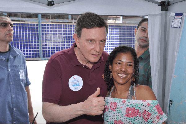 Crivella acompanha em Bangu a 9ª edição do Prefeitura Mais Perto de Você