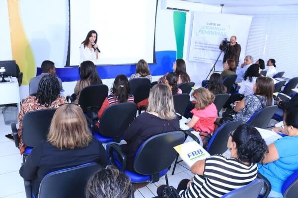 Mulheres se unem para debater a participação feminino na política
