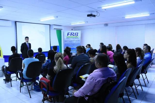 curso-politica-novas-turmas-idiomas-frb-foto-carlos-gonzaga-02-10-15-02