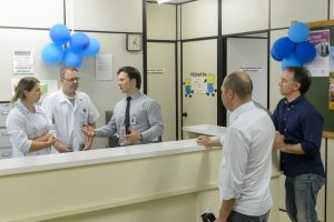 Daniel Guerra visita escolas e unidade de saúde no bairro São Victor Cohab