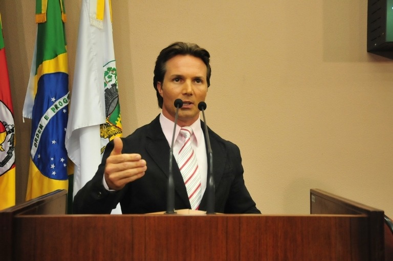 Aprovado projeto que isenta da taxa de inscrição em concursos os inscritos como doadores de medula