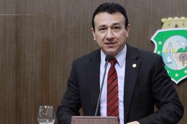 David Durand quer garantia de 5 anos em obras contratadas pelo Estado do Ceará