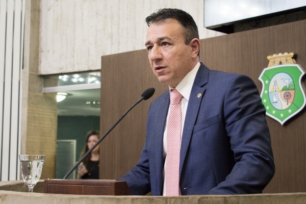 Projeto de David Durand cria política de empoderamento para as mulheres no Ceará