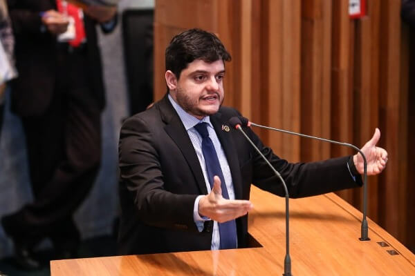 Lei garante acompanhamento aos alunos com epilepsia no DF