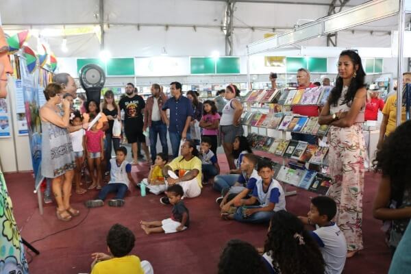 Denise Almeida participa de festival literário em Olinda