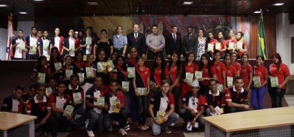 deputado-divino-prb-debate-enfrentamento-as-drogas-no-para-foto-ascom-alepa-26-06-15-01