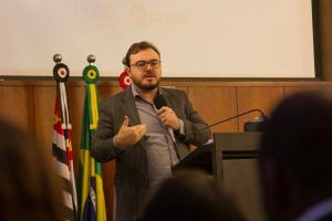 Vereadores se reúnem na Câmara Municipal de São Paulo para discutir a corrupção