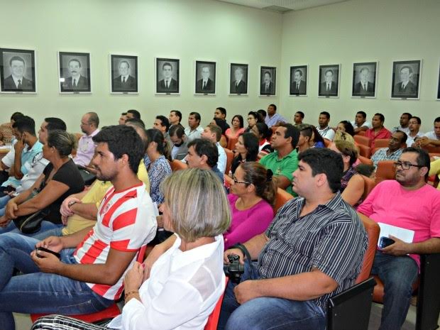 doutora-juliana-prb-exige-que-eletrobras-melhore-prestacao-de-servicos-no-acre-foto-ascom-15-10-15-02