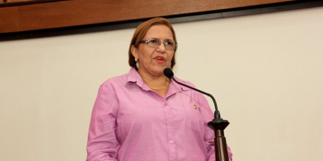 doutora-juliana-prb-quer-audiencia-publica-para-discutir-apagoes-no-acre-foto-ascom-17-09-15