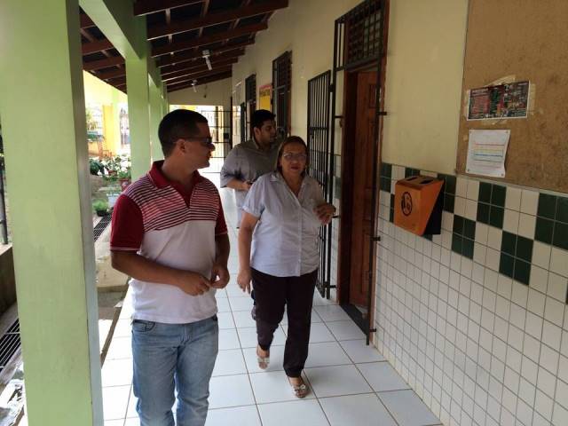 doutora-juliana-prb-visita-escolas-rio-branco-foto-ascom-03-09-15