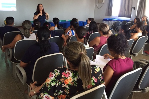 Comissão debate plano de carreira da educação em Formosa do Rio Preto