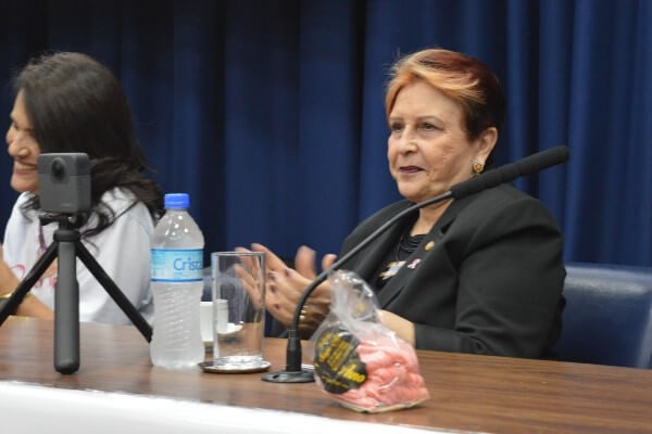 Edna Macedo celebra abertura do Outubro Rosa na Alesp
