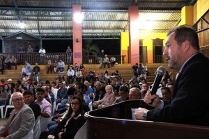 Eduardo Lopes é homenageado durante o 58º aniversário de Paracambi