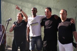 Eduardo Lopes participa de ação social na Vila Cruzeiro