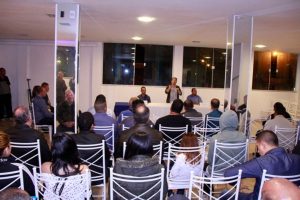 Eduardo Lopes se reúne com lideranças de Madureira