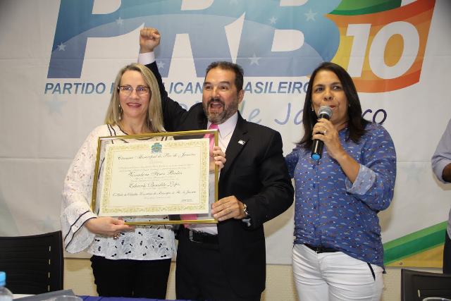 eduardo-lopes-prb-tania-bastos-prb-posse-coordenadores-movimentos-sociais-setoriais-rj-foto-ascom-15-06-15-04