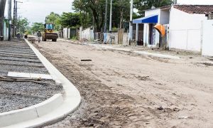 emenda-de-marcelo-squassoni-prb-garante-pavimentacao-e-drenagem-em-via-de-itanhaem-foto-ascom-14-02-17