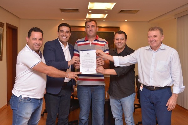 Erick Musso viabiliza recursos para o esporte e a agricultura de Linhares