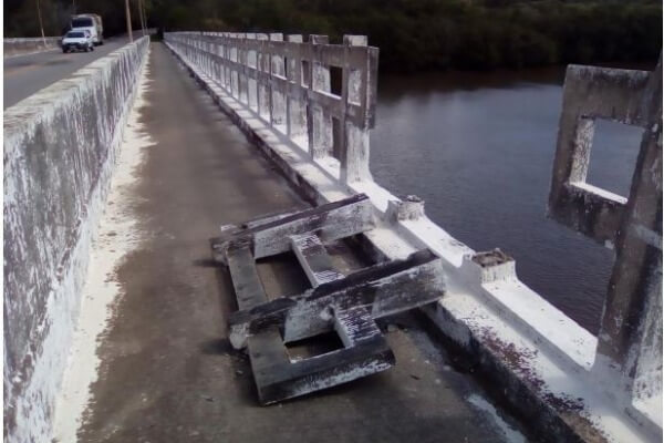 Erick Musso pede manutenção de ponte em Aracruz
