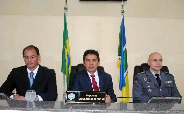 Deputado Ericlaudio Alencar comanda debate sobre prevenção à violência no Amapá