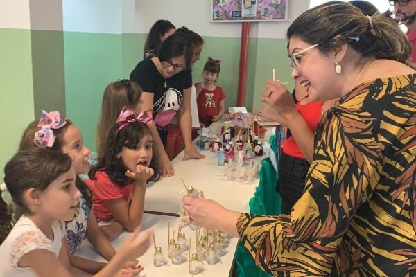 Fábia Porto participa de feira que incentiva empreendedorismo com crianças