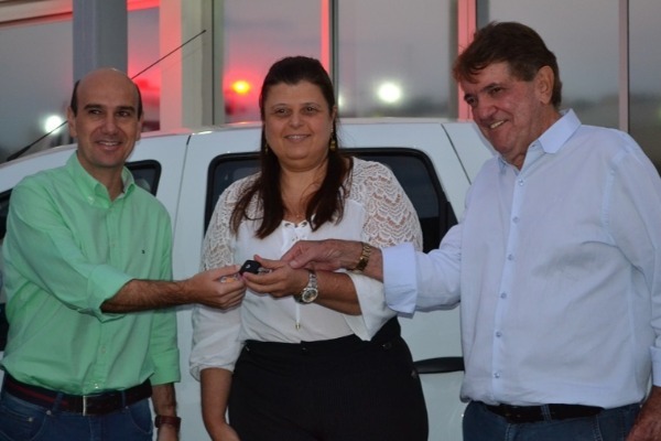 Fabiano Santos devolve dinheiro economizado na Câmara para equipar Saúde de Araxá