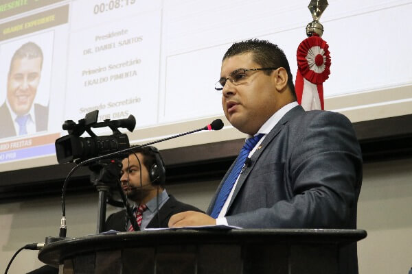 Fábio Freitas apresenta demandas da sociedade na Assembleia