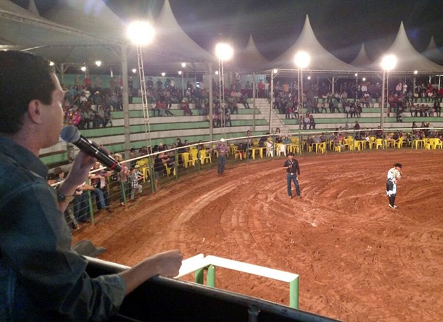 fausto-pinato-prb-festas-peao-valentim-saofrancisco-foto-ascom-01-05-2015