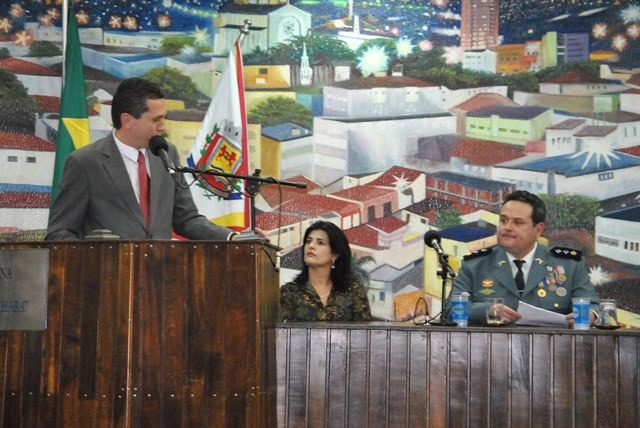 fausto-pinato-prb-homenagem-major-fernandopolis-foto-ascom-15-09-2015