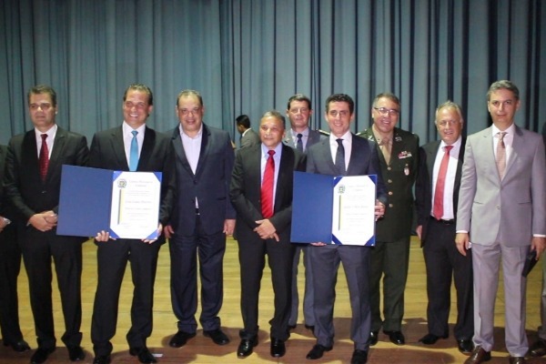 Fernando Mendes homenageia diretor da TV Record Campinas e chefe da Polícia Federal Fernando Mendes homenageia diretor da TV Record Campinas e chefe da Polícia Federal